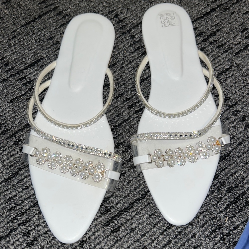 Pearl sandals